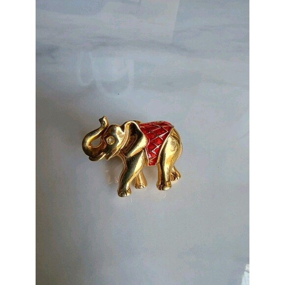 Vintage Gold Tone Avon Red Enamel & Rhinestone Elephant Tie Tack Pin - Picture 3 of 5